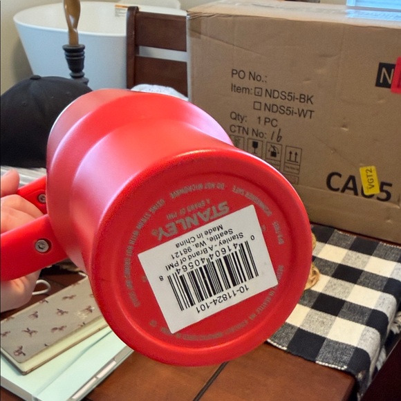 Stanley Red Insulated Tumbler - Picture 3 of 6